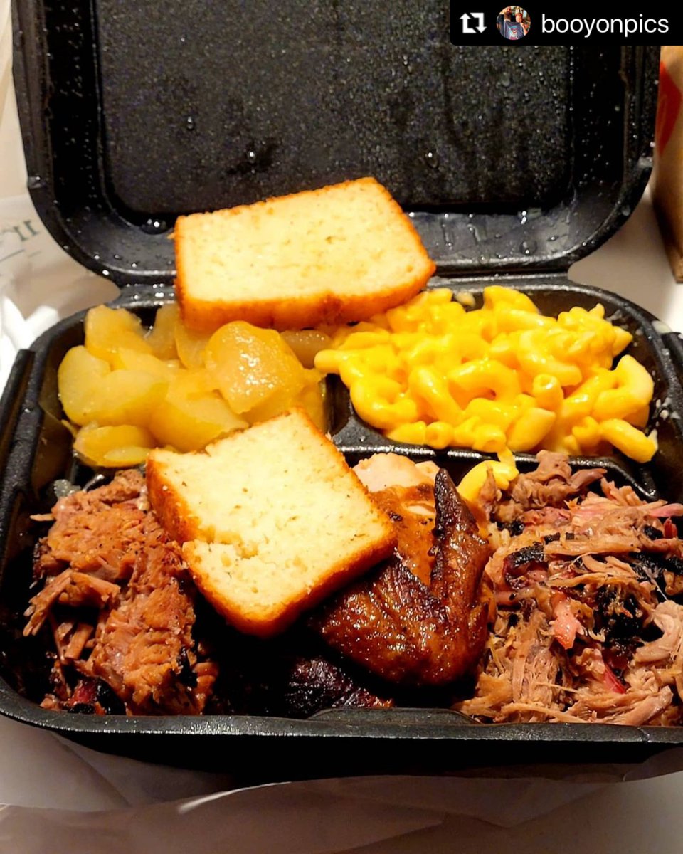 jacksbarbque's tweet photo. Happy #FanFriday from Jack’s!
.
.
.
#jacksbarbque #nashville #tennessee #foodie #foodies #weekend #jacksbbq #friday #jacksbbqnashville #bbq #bewleypits #foodiesofinstagram #nasvillefoodie https://t.co/2InpwUgCC8