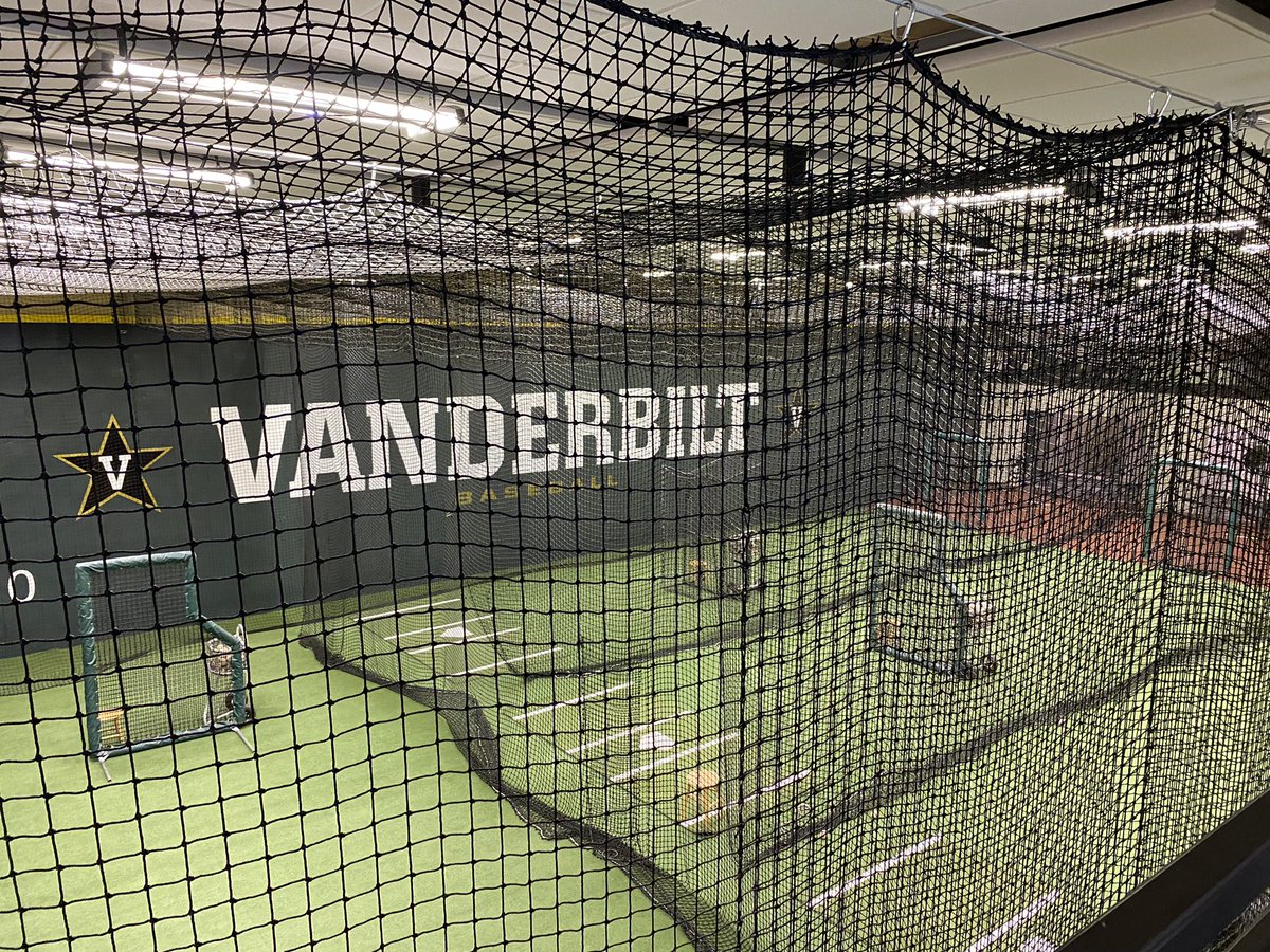 TheCatchingGuy's tweet photo. When in Nashville…
Thanks @TShewmaker43! Keep doing great things and best of luck to you and the rest of the @VandyBoys!
#thelifeofacatcher #Vandy #vandybaseball #vandyboys https://t.co/zX9b7AhV9b