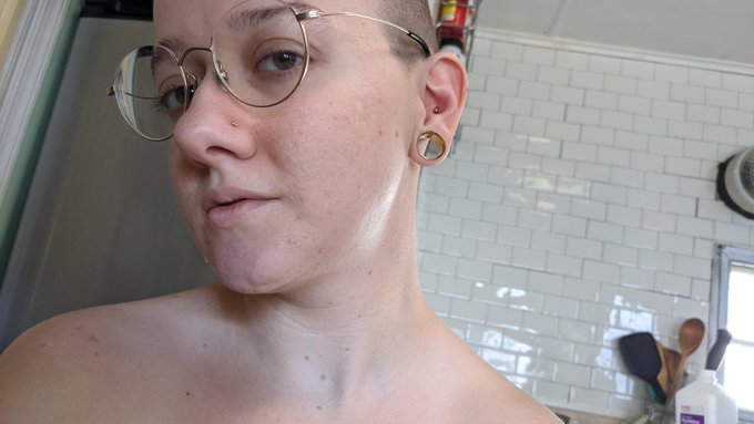 Obsessed with the new set up 🥵🥵  Findom https://t.co/RuwkLvM6qf