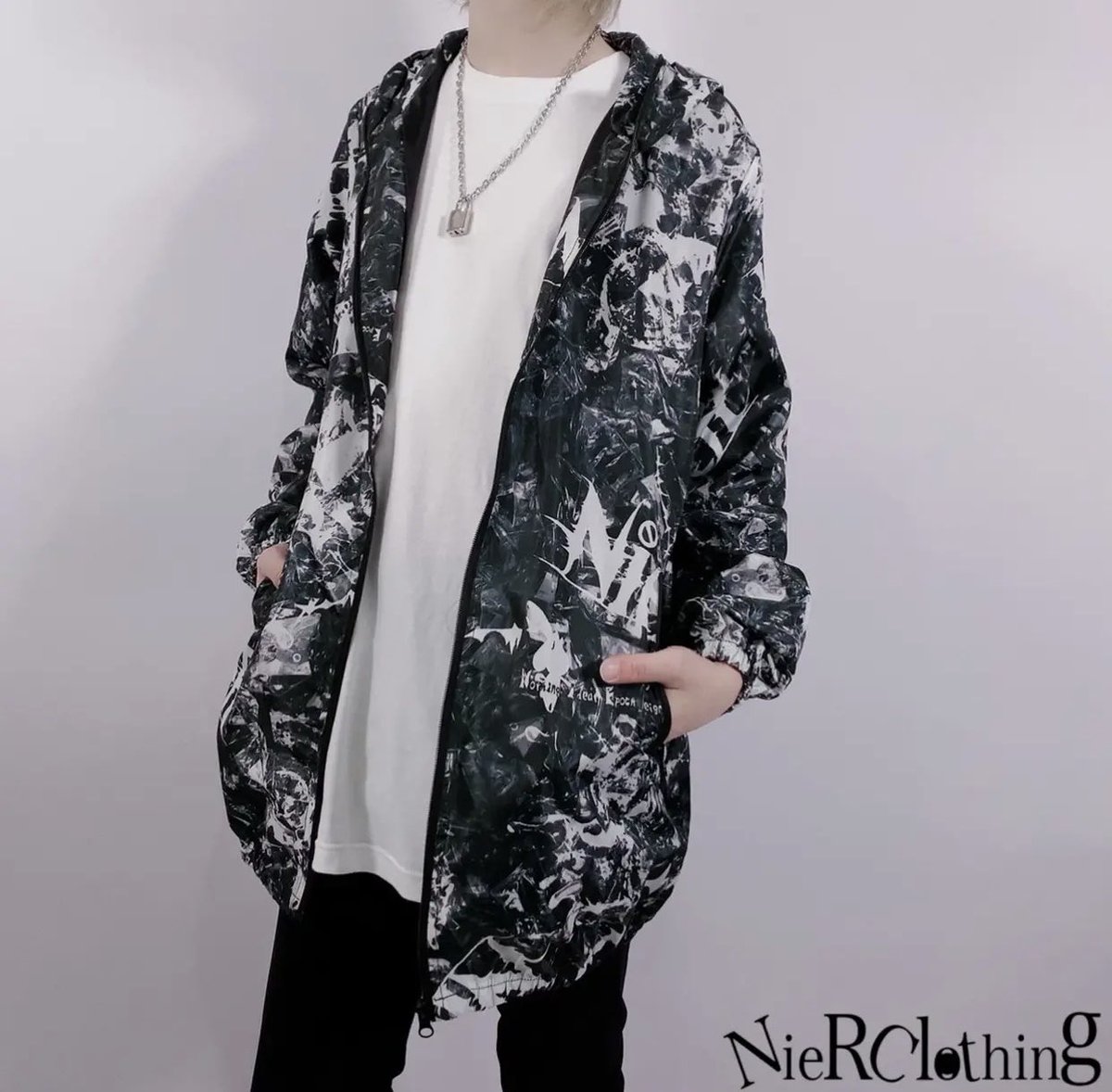 NieR_tokyo's tweet photo. 🎁本日〆切プレゼント企画🎁

DIAMOND WIND BREAKER
【ZIPPER POCKET】

🎁3名様にプレゼント🎁

ユニセックスアイテムです🐰

◼応募方法
フォロー(@NieR_tokyo) &amp; RT
◼締切〆  本日24時

※鍵垢の方も対象内です。
是非ご参加ください🙇‍♂️🙇‍♀️ https://t.co/giq4MVAv9n