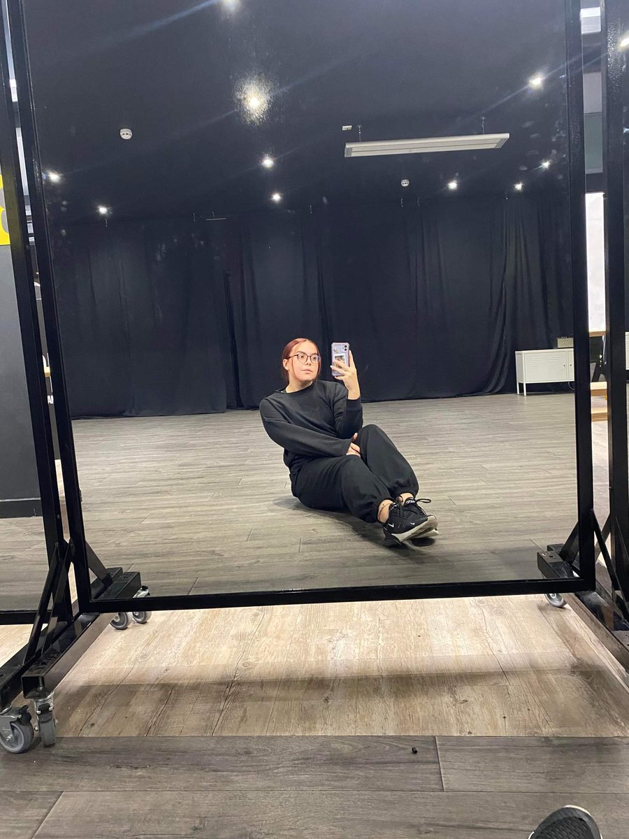 Amber_Lily__'s tweet photo. Full week of dance, singing and acting lessons #triplethreat #ThePAD 
Exciting plans for March discussed today.. . Have a great weekend all https://t.co/bt3Vuw2DSu