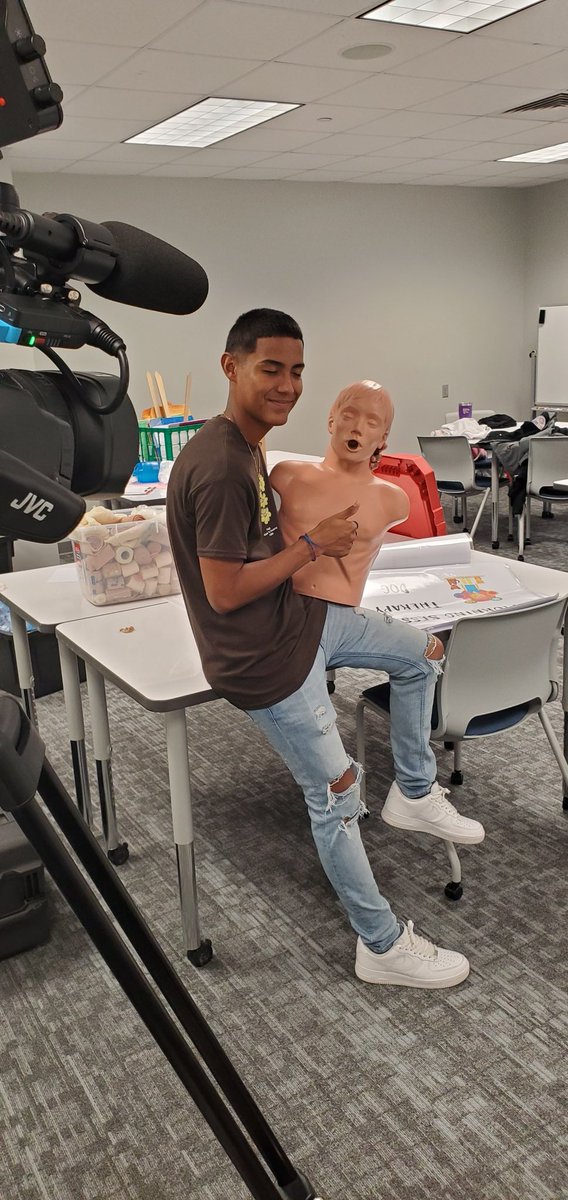 HHS_Television's tweet photo. Julius said he wanted to learn CPR. π @HumbleISD_HHS @HumbleISD_CTE @HumbleISD #WeDoThis #FindYourDiscipline #MadeforMore https://t.co/FX690lAzR4