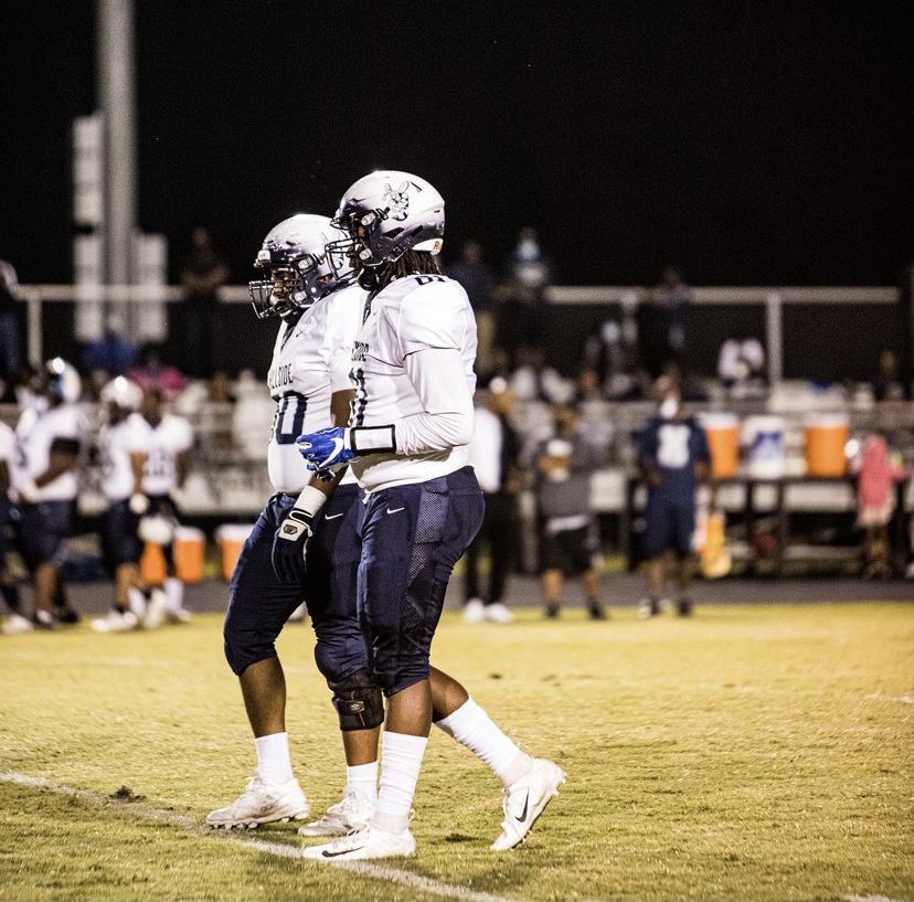 youareathlete's tweet photo. Catch OT Santana Haynes-Goodman at Camp November 20th. Holds an offer from VMI (D1)⚡️😏

TALENT IS OFF THE CHARTS🤯

@santanahaynes25 @CoachJUANN @CaryCoaching101 @HornetsHillside https://t.co/6R415h588S
