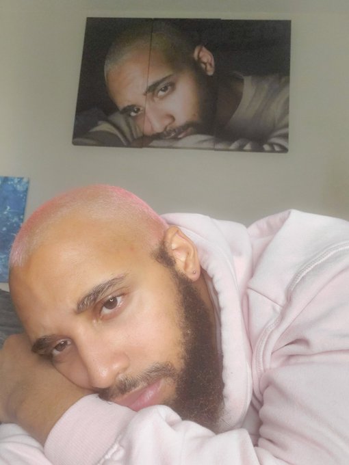 Pink like the tongue down your throat 💗 https://t.co/chlpnZwbXl