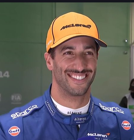 danielthlghs's tweet photo. idk why but the mustache is giving me sportacus from lazy town vibes https://t.co/2E8MlY3vNs