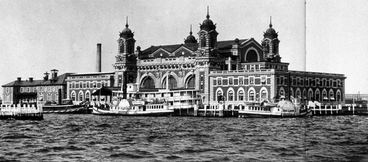 HHabtab_'s tweet photo. Today in history 11/12/1954 Ellis Island, the gateway to America, shuts it doors after processing more than 12 million immigrants since opening in 1892. #HIST125DL6F21 https://t.co/xSwJCtszuo