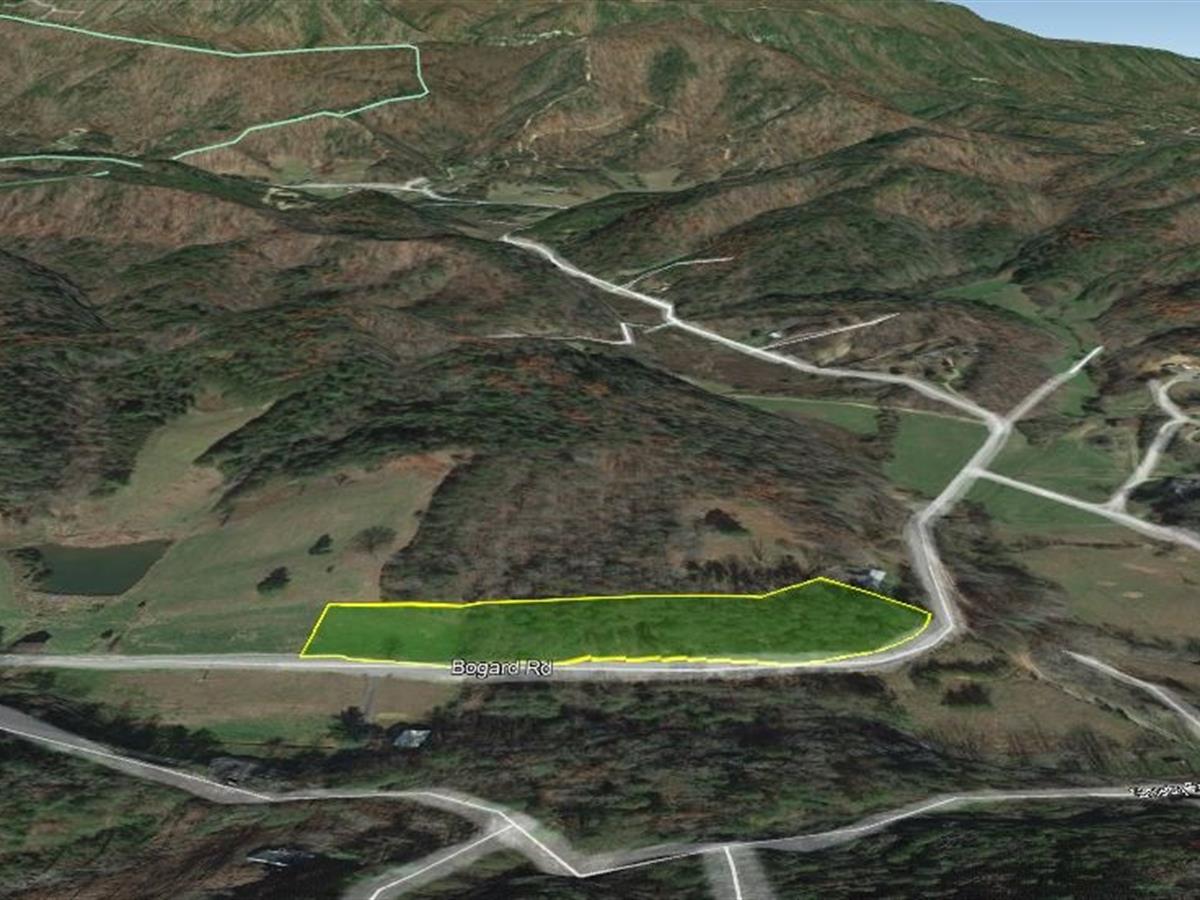 Feature Lot: This 1.86 +/- acre lot is just outside of Allen Grove, TN. It is partially cleared, has paved road frontage, and easy access to power. It’s the perfect place to build your dream home. Offered by David Vansteenkiste with Mile High Rural Land. ow.ly/n6PH50GMG5c