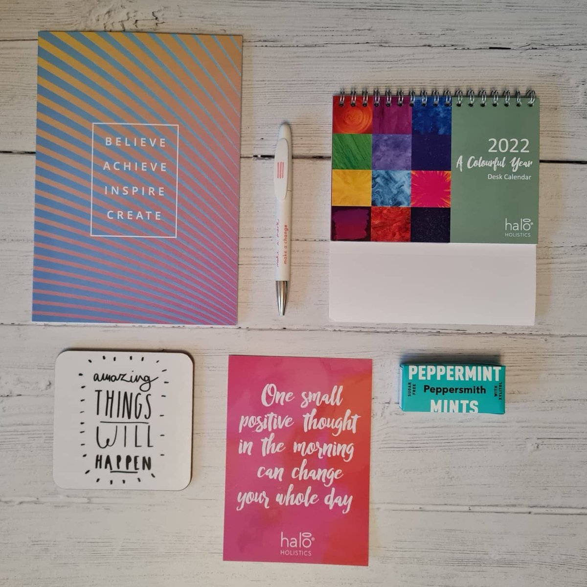 haloholistics's tweet image. Brighten up your desk and day!

The DESK BUDDY BOX is an ideal gift for Christmas, Birthdays or for a work colleague or employee.

Personalised gift message included.

- Choice of Pen Colour
- Choice of Notebook Design
- Choice of Postcard Design

etsy.com/uk/listing/110…