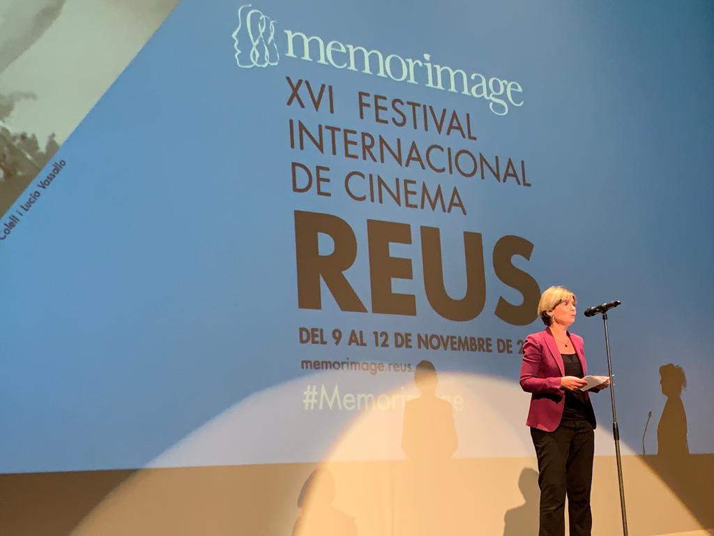 Dipta_cat's tweet photo. 🎞️@Memorimage 2021 apaga el projector després de 4 dies de #cinema documental d'arxiu.
🎙️La presidenta #Dipta @nllaurado destaca la qualitat de les projeccions guardonades i referma el suport de la Diputació a aquest festival de referència📽️
#CulturaDipta #DiptaSuma #Memorimage https://t.co/LUreXTJTw8