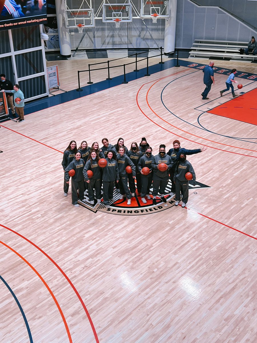 RowanWBB's tweet photo. When in Massachusetts, you make a pit stop at📍@Hoophall.

#SISU | #ProfNation https://t.co/ZqkQYfV5hK