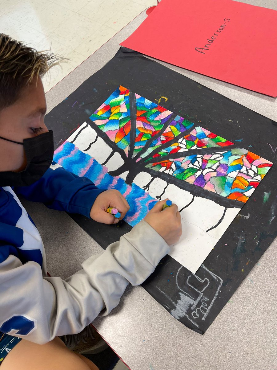 MrsHansen_Art's tweet photo. Students in 5th grade are doing a fantastic job blending various color schemes using oil pastels in their Banyan tree compositions! @TJL_Elementary @HarborfieldsCSD https://t.co/hcDdDAGnei