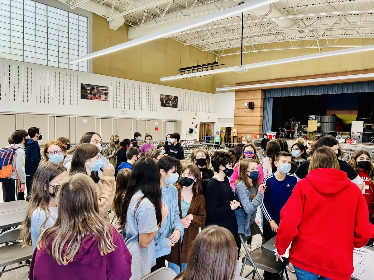 Amazing job from our student leaders from The Flock! In just one week, our Cardinals collected over 100 boxes of food/supplies, and $990 in donations for the Wheeling Township Food Pantry!👏 <a href="/AHSD25South/">South Middle School</a> @APStevePerkins