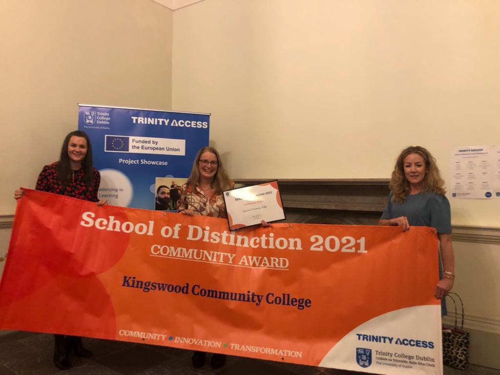 Thrilled to receive our @AccessTCD #SchoolsofDistinction #Community award this evening. A lovely evening of celebration, recognition and friendly networking @Kingswoodcc16 @TA21PGCert