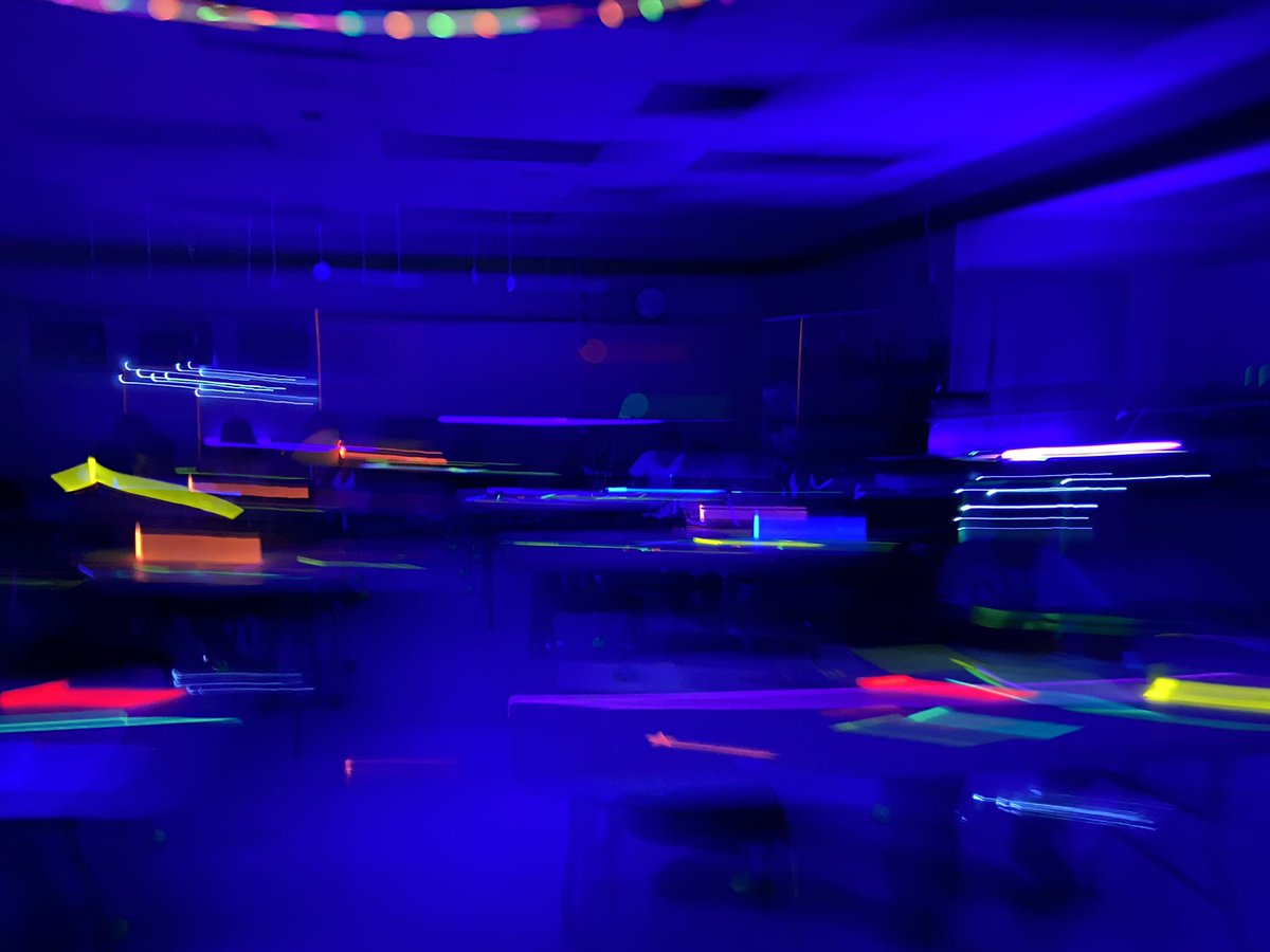 mrs_runyon's tweet photo. Today I am thankful for my amazing teammate @lloydan who set up a Math Glow Room for her class and generously let us have a turn! Love our @BCEBobcat family! https://t.co/abKYZbI5Kc
