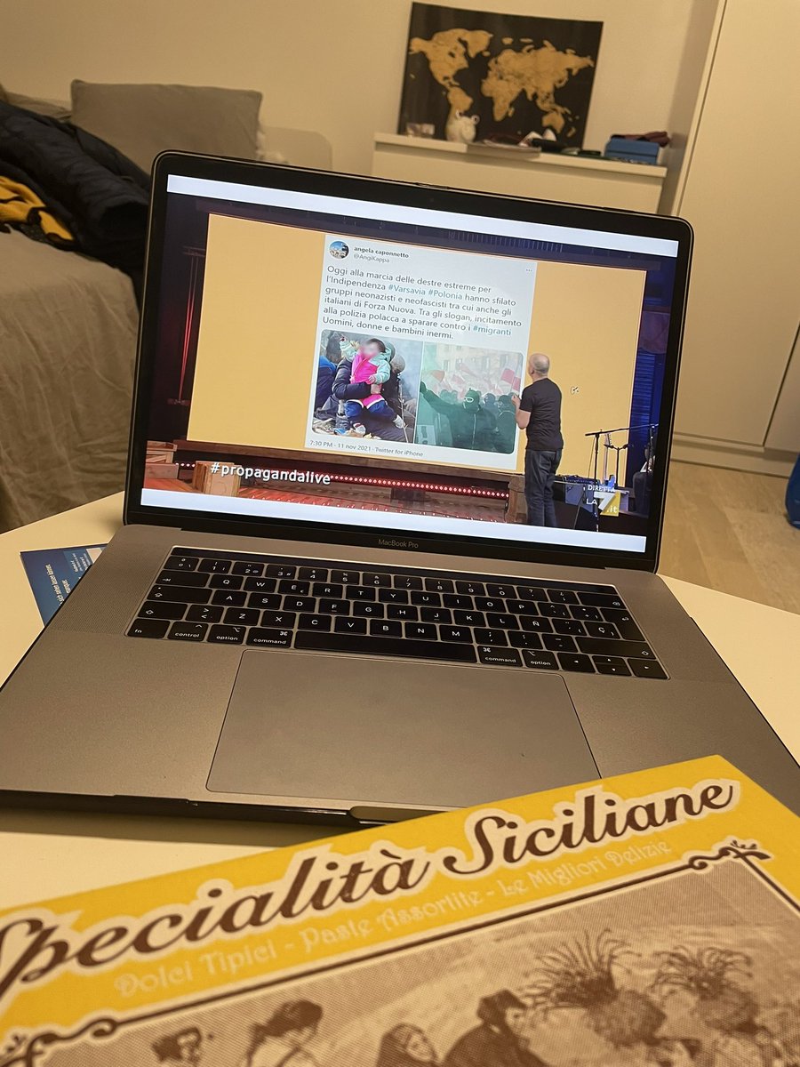 GiulsOmashee's tweet photo. In Lussemburgo ci sono 0 gradi e nebbia, ma io sono armata di dolcini di mandorla e @welikeduel ♥️🇮🇹
#propagandalive https://t.co/yPzfIDg6Y4