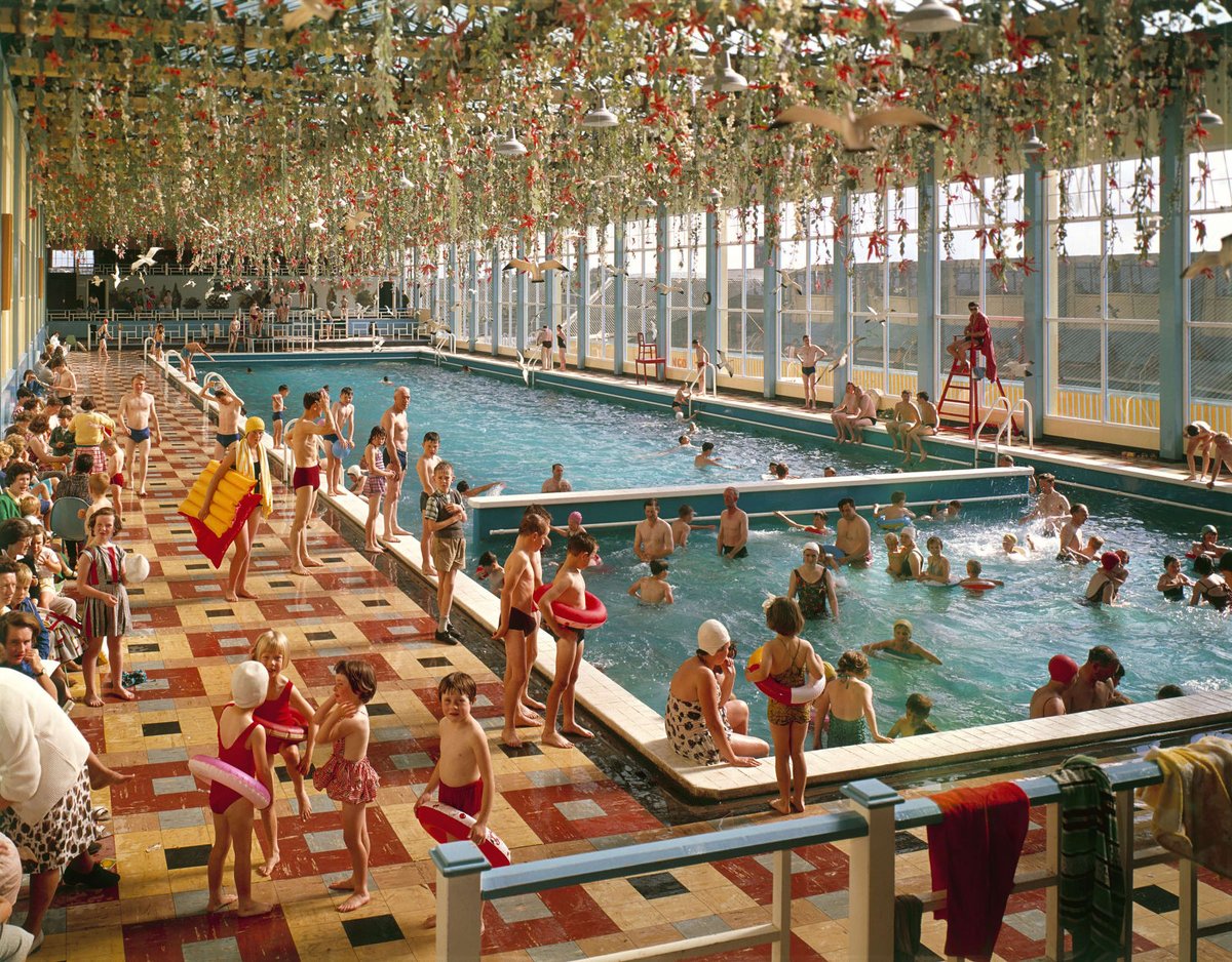 hannah_cassidy's tweet photo. John Hinde's work is just incredible. Here's some from his Butlins series. https://t.co/WesS8PngmJ