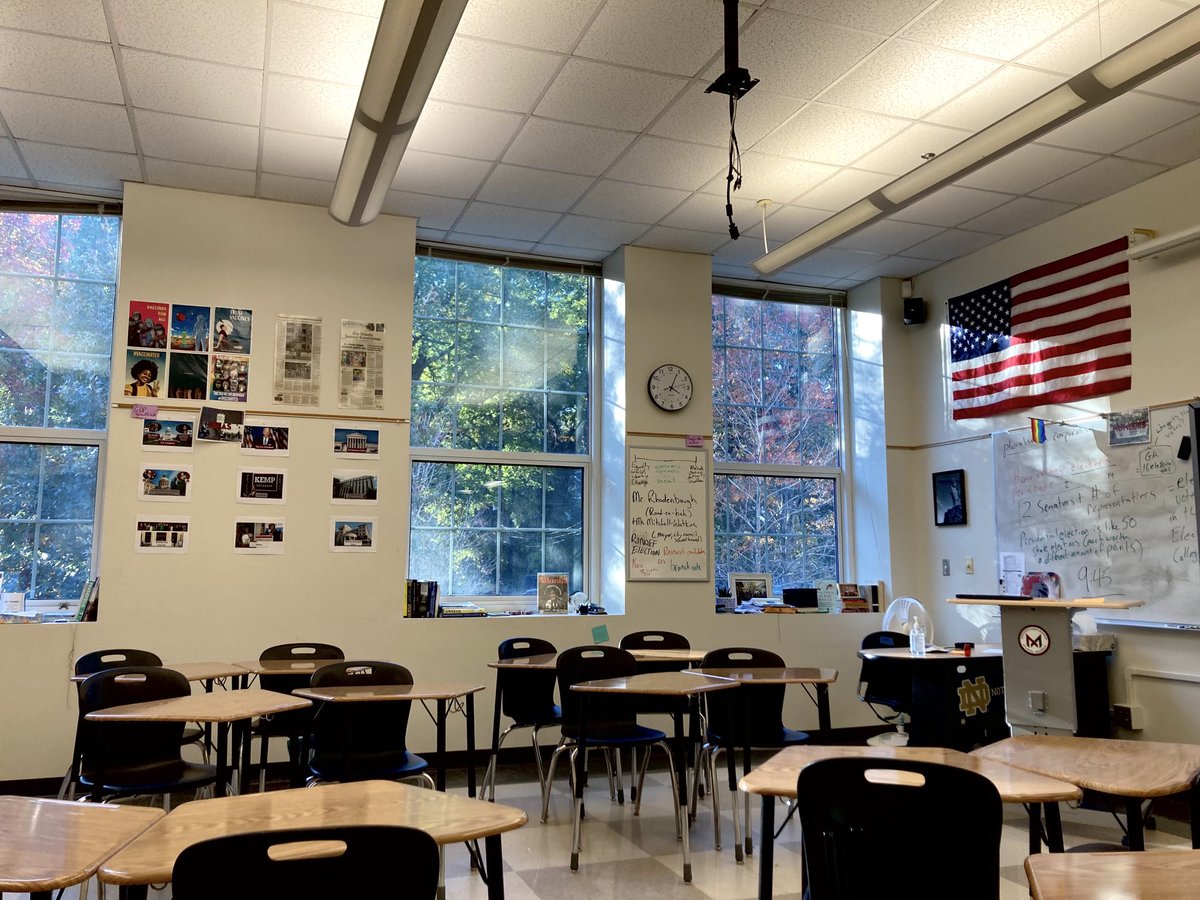 MrRhodenbaugh's tweet photo. Grateful for fall colors making their way into my classroom @APSMidtown #FallFoliageFriday https://t.co/VYmiymPBEK