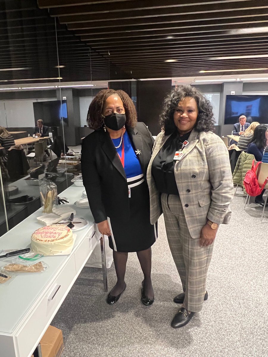 ApothecaryIn's tweet photo. Vickie Powell, Pharmacy Site Director at New York Presbyterian Columbia, Morgan Stanley Children’s and Allen hospitals celebrated a 20 year anniversary at NYP today. Vickie thank you for your dedication, commitment, and service. I am so proud to call you a colleague and a friend! https://t.co/x6GaS8oeCp