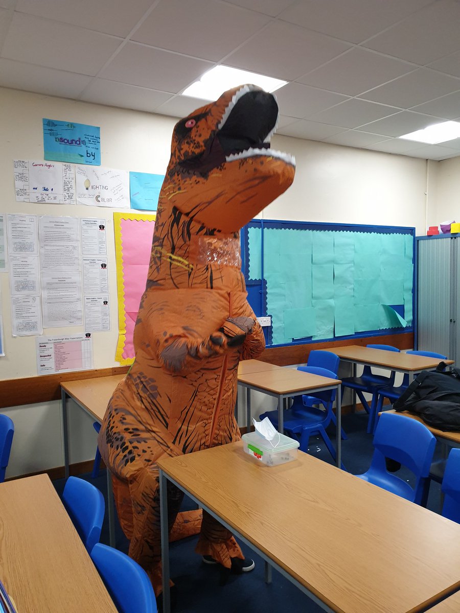 🦖🦖Massive congrats to Mr Harrison winning the staff fancy dress for Charities Week @FraserburghAcad some well deserved 🙌points🙌 for <a href="/PhilorthH/">Philorth House</a> after a day teaching in this!! 🥵
