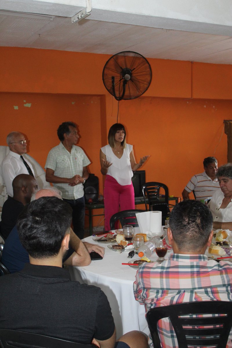 stellamcordoba1's tweet photo. En la celebración de su día, agradezco la invitación de las autoridades de la Asociación de Técnicos del fútbol Argentino, seccional Tucumán.
Fue muy grato compartir con glorias a nivel nacional e internacional y con quienes están en formación como Técnicos. https://t.co/2p9S3u3SAv