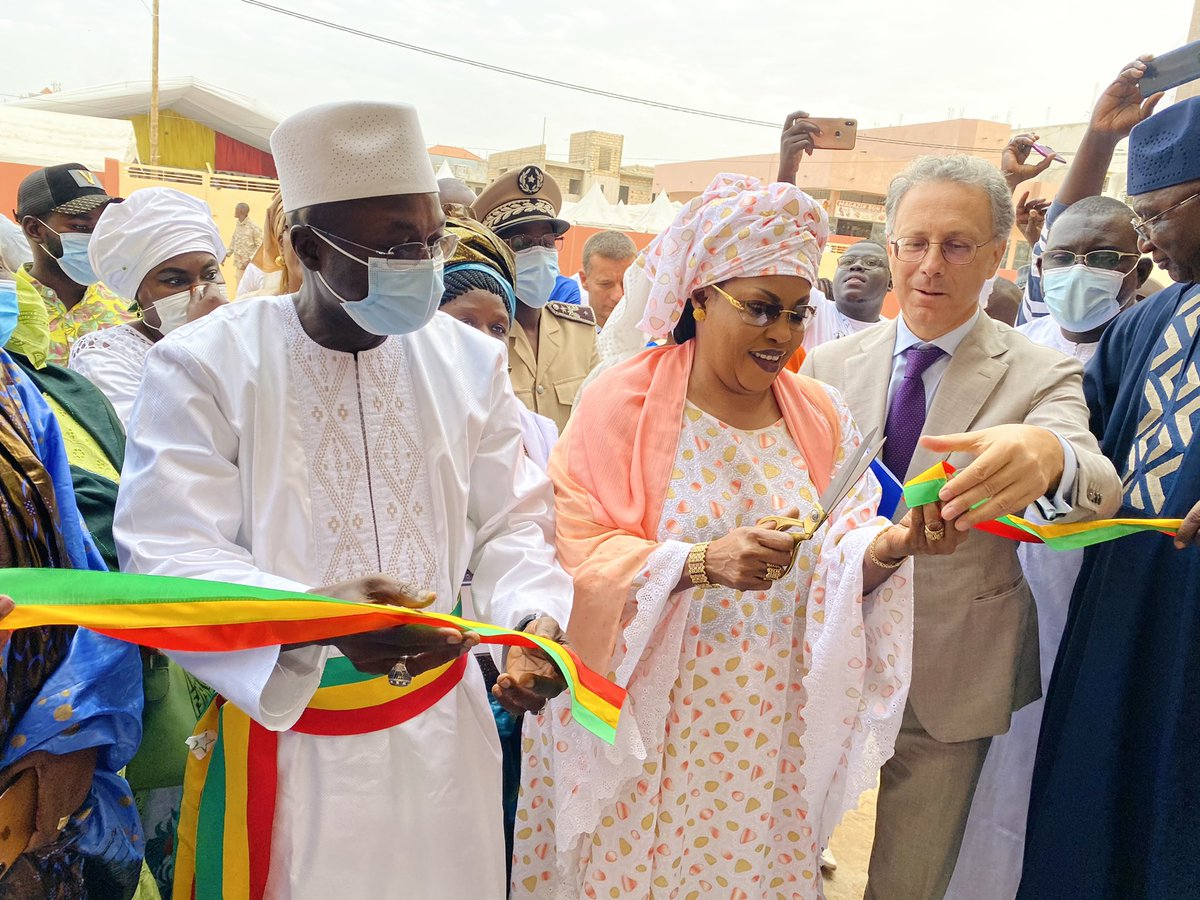 Maimouna_Diop24's tweet photo. Cérémonie d’inauguration du poste de Santé assorti de deux logements de type F4 pour l’infirmier chef de poste et pour la sage-femme par Mme le Ministre @saly_dieng en présence de Mr le Ministre Maire de la commune de #Sangalkam, Omar GUEYE. https://t.co/50VeCglB8t