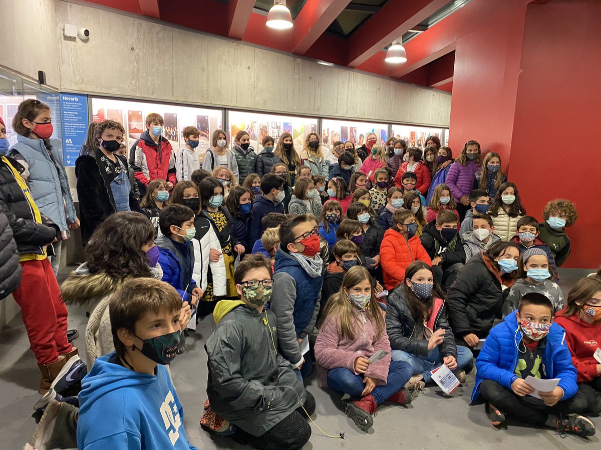 escolamusicavic's tweet photo. 🎶Més de 75 alumnes de l’#EMVIC han pogut gaudir de #DancingVivaldi aquest vespre a @latlantidavic amb l’@orqvictoria i el @CorOrfeoLleida dirigits per @pedropardomusic.
#EMVICsom cultura musical. 🩰🎵
#EMVICsom #ClassicaJove21 #vivaldi https://t.co/FLwl7vOrgc