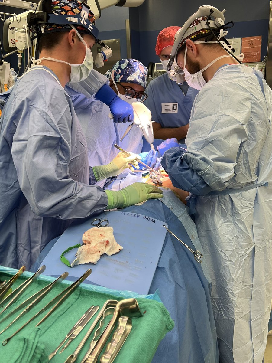 IU_PedSurg's tweet image. Curing cancer makes for a nice little Friday with intern @OfficiallyHA fellow @EricGroh2 and attending @BWGrayMD here @RileyChildrens @IU_Surgery