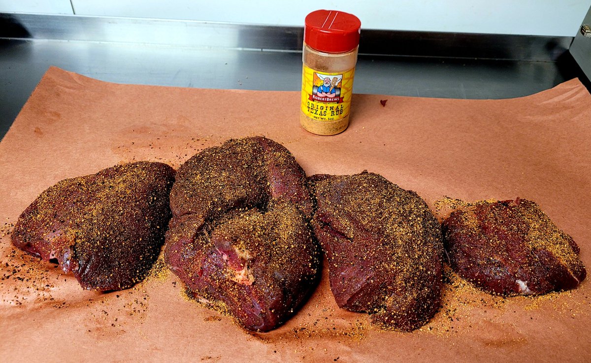 RobertSABeerGuy's tweet photo. Seasoning some Kangaroo with my Low Sodium Original Texas Rub. https://t.co/uZuJAHNuZF