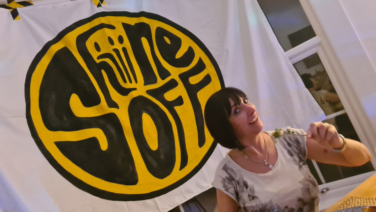 GregLassetter's tweet photo. @ShiiineOn_  Gutted not to get a ticket for the first time, improvising down the road .... defo back next year. Enjoy Shiiiners!!! https://t.co/olrkP6CxNi
