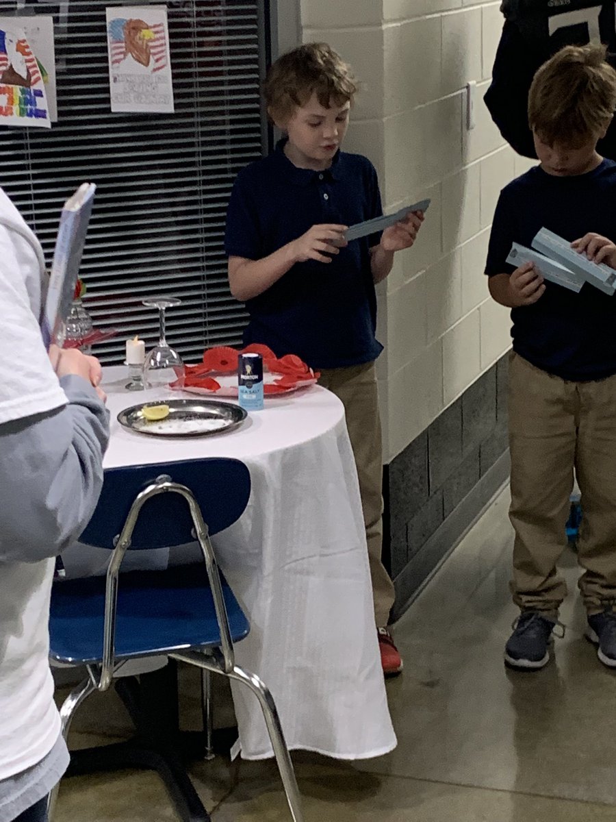 coach_Jessie's tweet photo. One more batch of pics from todayโs #ReadOptionFriday! #HookEm #LoveServeCare ๐ค๐ป๐ค๐ป@darrenleach33 @nate_stecker @MaverickAD1 @BenDownsACMAVS @ACSchoolsTN https://t.co/Gp0ktf8Hsx