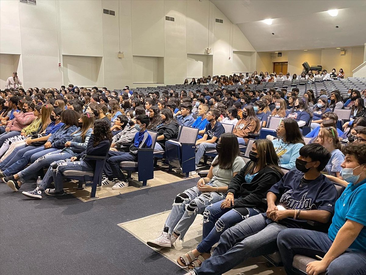 BeevilleISD's tweet photo. Eighth graders from @MorenoJrHigh toured the @BISDACJ campus Thursday afternoon in preparation for pre-registration next week. Check out more photos on our Facebook! #BISDElevate #BeInSpireD #WeAreBISD https://t.co/MTuoZaepzT