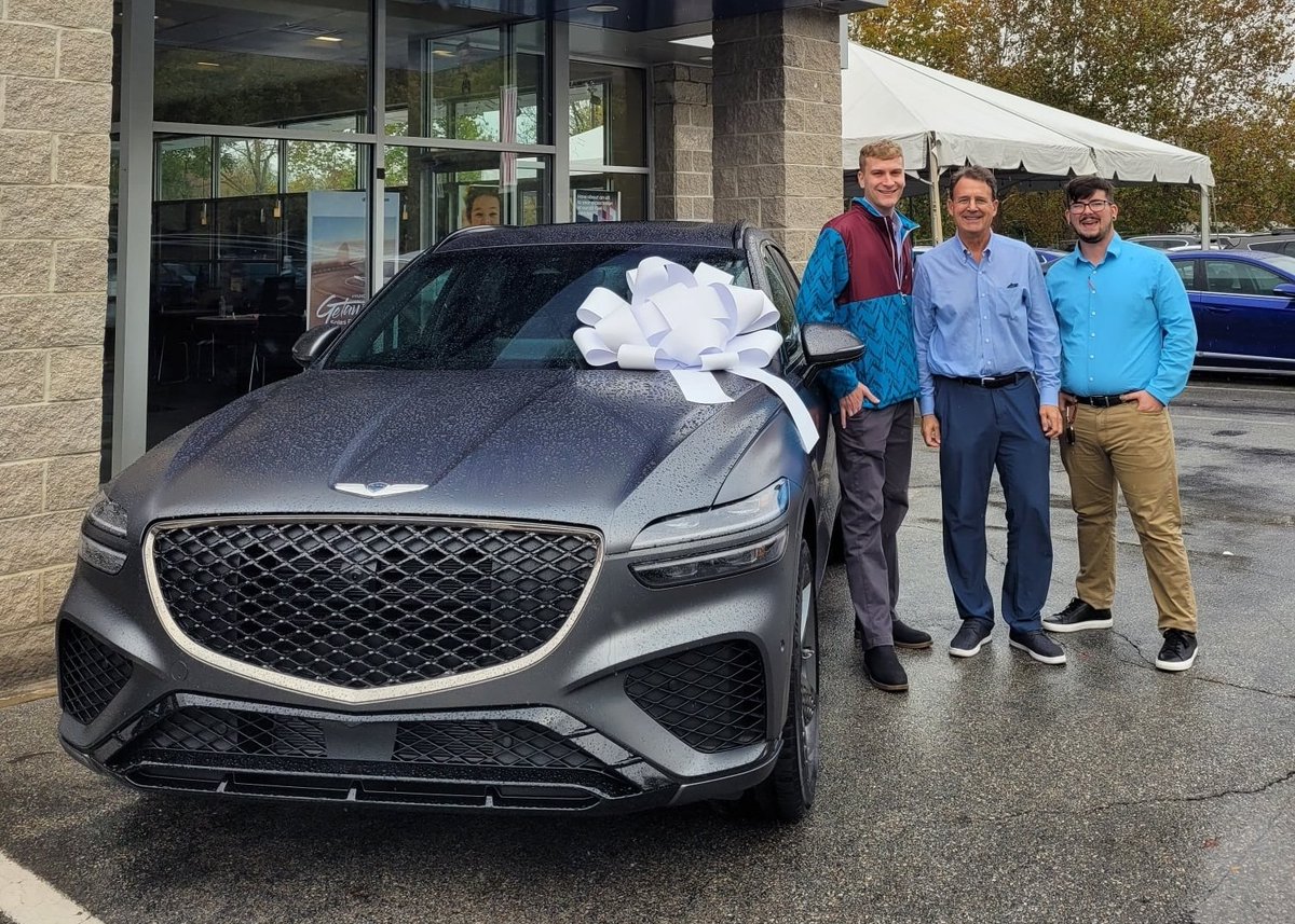 ColonialGenesi1's tweet image. Congratulations to Hank Shellenger on his new 2022 @GenesisUSA  GV70! Hank traded in his 2018 Mercedes-Benz AMG GLE 43 for a new GV70. 

Product Specialists: Steven Pencak &amp;amp; Zack Barba

#genesisofdowningtown #Genesis #GenesisGV70 #GV70 #2022GV70 #luxury #luxurycar #luxurycars