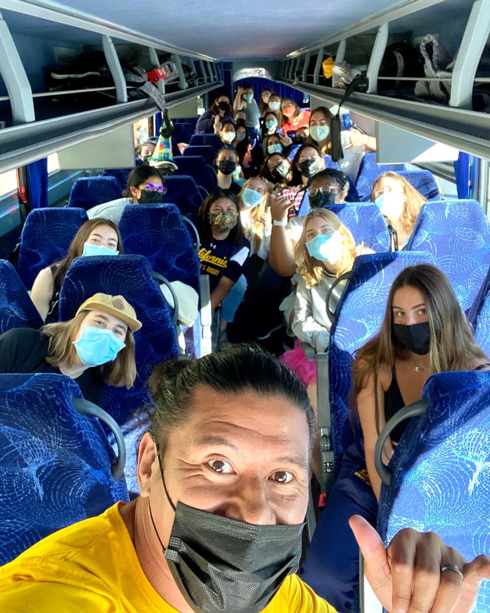 And they’re off to San Diego! 🐻 Catch CWR at UCSD this weekend to watch some fun games of rugby! 🤙🏽 #gobears #calwomensrugby
