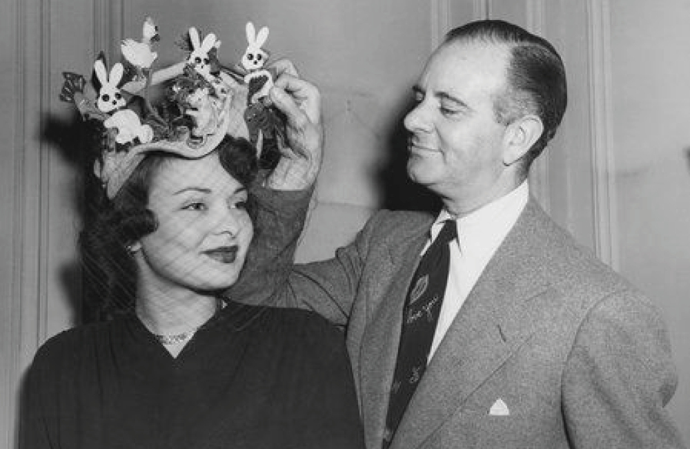HATalkemag's tweet photo. Bes-Ben: Humor and High Design • Find out more about the upcoming @MillinersGuild hat making competition in Amy Fowler's new article for the #HATalkBlog. https://t.co/wLhd5aNr83 #millinery #BesBen #MillinersGuild https://t.co/hPFfeypL0Z