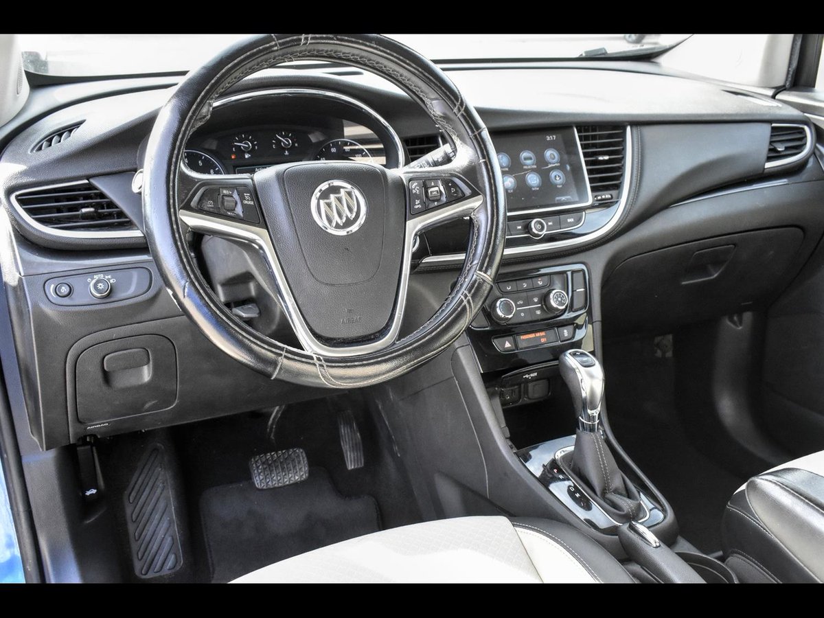 KellyG_Honda's tweet photo. Smart🤩, ultra-efficient⚡️, and ready for all of your family's #adventures⛰, this pre-owned 2018 #Buick #Encore Preferred Crossover is ready for practically any road condition😎and yields nearly 33mpg on the highway🛣! 
Check it out today➡️: https://t.co/4MQI7vi66K https://t.co/W5Qp3HvePT