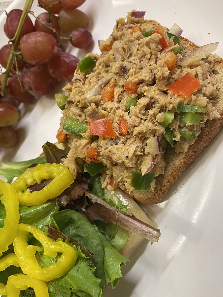 NMJB__'s tweet photo. No Mayo Tuna Salad Sammich 😋 #ChefNat https://t.co/7EPdRn56OC
