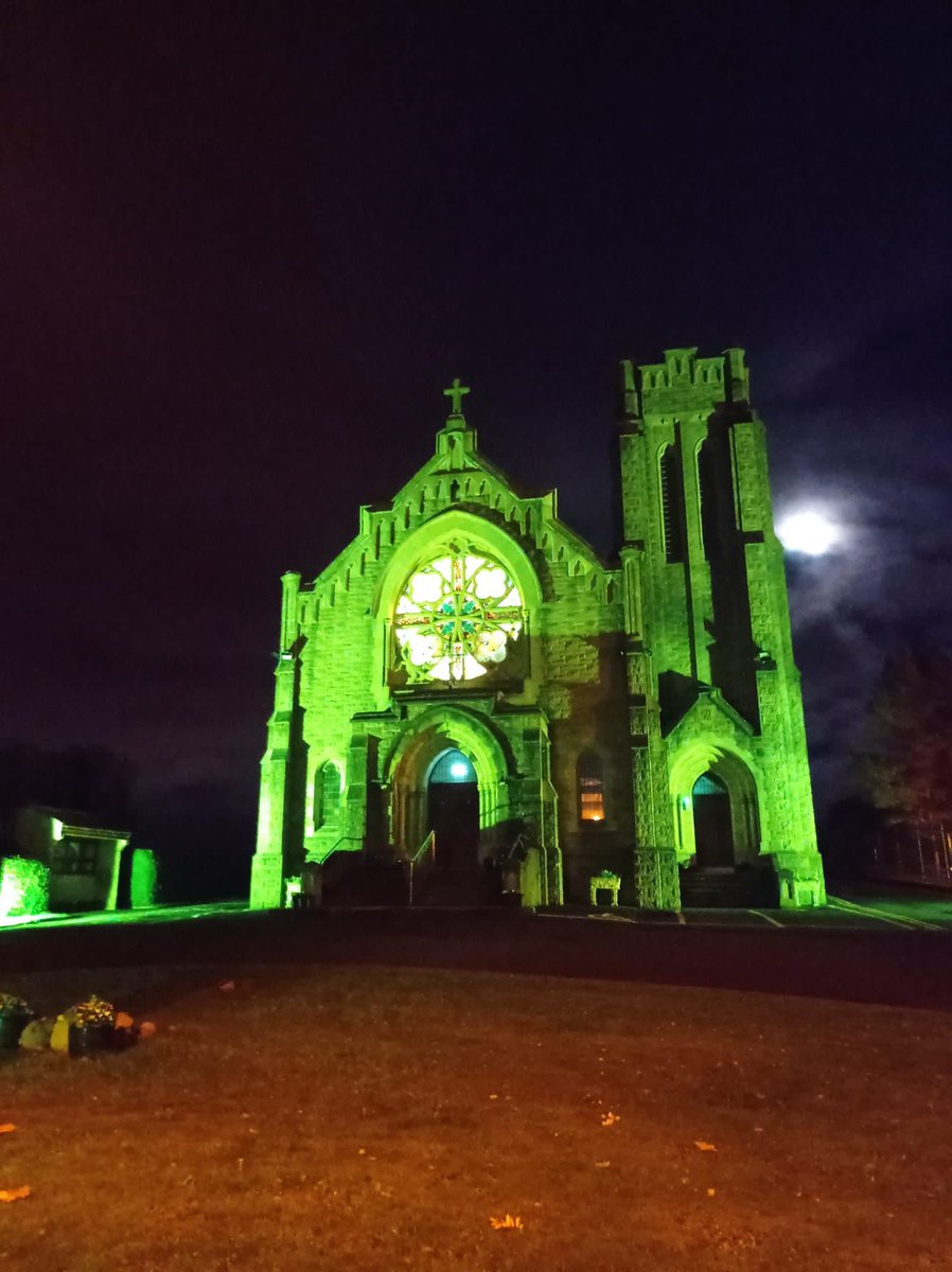 aghagallongaa's tweet photo. Great picture of the chapel lit up green https://t.co/xbbXToCw91