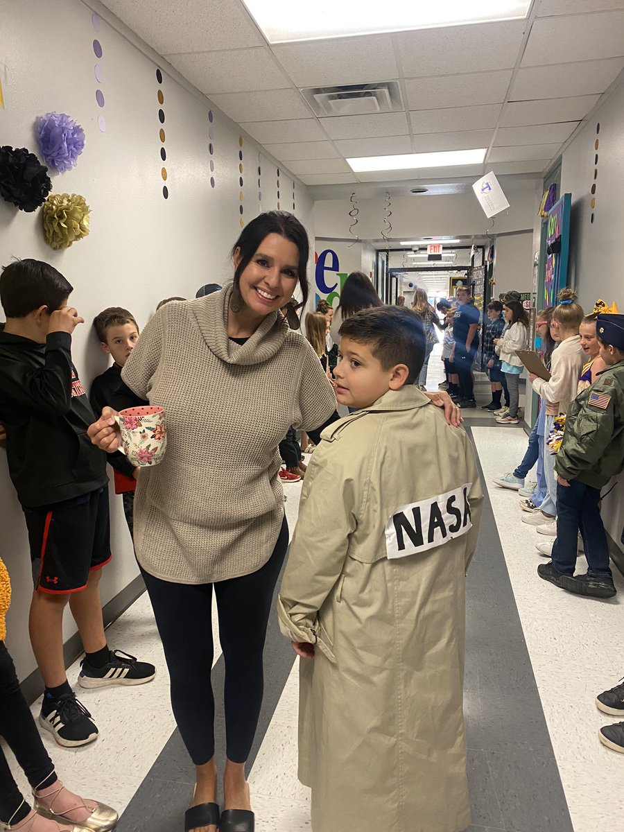 aesbinford's tweet image. Career Day sparks interests for kids and helps them connect what we are learning in school and how it relates to career opportunities in the future. I loved seeing what passions our kiddos already have!! When I found Sally Ride we had to connect her to NASA😍 #aes3rd #actonFam