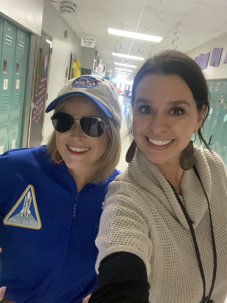 aesbinford's tweet image. Career Day sparks interests for kids and helps them connect what we are learning in school and how it relates to career opportunities in the future. I loved seeing what passions our kiddos already have!! When I found Sally Ride we had to connect her to NASA😍 #aes3rd #actonFam