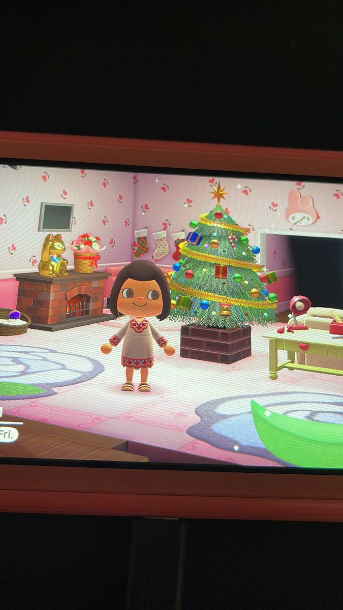 jackyylyyn's tweet photo. Not me preparing for #christmas already. 😍😍 #AnimalCrossing #acnh #ACNHDesign https://t.co/6OvSg98vua