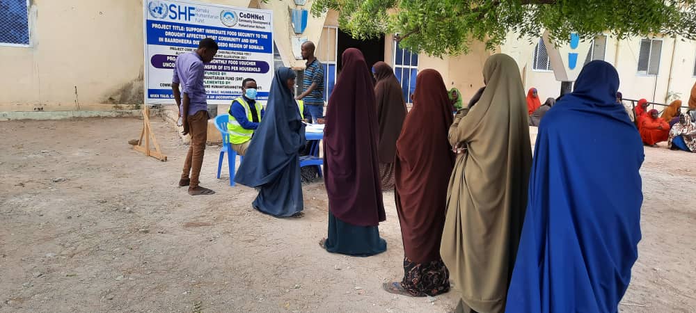 CODHNET's tweet image. @CODHNET distributed Food Vouchers to 1847Households to Support immediate food security to the drought affected host community and IDPs in Baardheere District of Gedo Region of Somalia funded by #SHF for RA2.
@shf_somalia @OCHASom @FSCluster @afifai20 @KhalifAbdihakim
