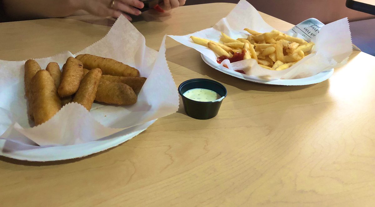 pr262emoffett's tweet photo. One main is my favorite place to eat on campus and this week their special is fried pickles. So Yummy💜 https://t.co/utgdHF8kQ5
