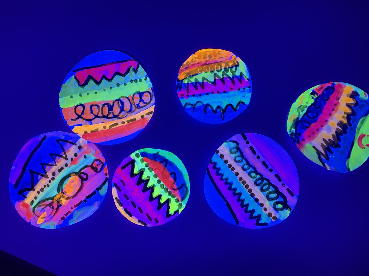 PE and Art combine for Glow Out Show Out at Cole Elem. Check out the video 👉  youtu.be/SThNFGy_fow Thanks for Collaborating with me <a href="/dresendiz02/">David Resendiz</a>  <a href="/NISD_FineArts/">Northside Fine Arts</a> #theColeWay <a href="/TeriYasger/">Teri Yasger</a> <a href="/NISD_PE/">NISD PE</a>