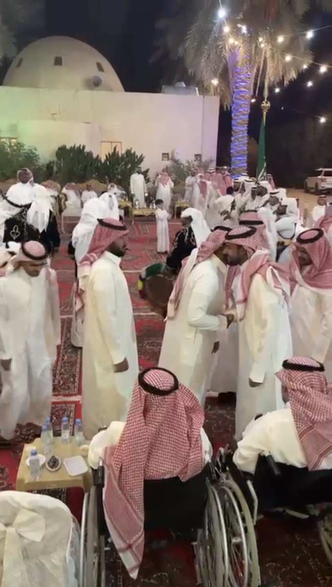 AlghamlasFamily's tweet photo. دعوة كريمة من ابو محمد ،  عبدالله بن محمد   بن عبدالله لعائلة ال غملاس لاجتماع الخريف الموافق ١٤٤٣هـ والذي تضمن أنشطة وفعاليات ترفيهية وتناول طعام العشاء .
بارك الله في جهودة ولفتته الكريمة وحرصه الدائم لجمع اواصر العائلة لمافيه خير للجميع .
مع الشكر والتقدير لكل من لبى الدعوة . https://t.co/zfraSOrt5w