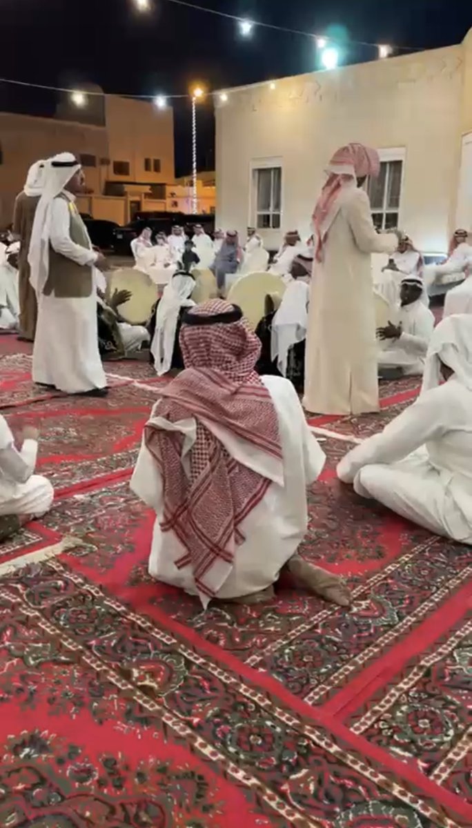 AlghamlasFamily's tweet photo. دعوة كريمة من ابو محمد ،  عبدالله بن محمد   بن عبدالله لعائلة ال غملاس لاجتماع الخريف الموافق ١٤٤٣هـ والذي تضمن أنشطة وفعاليات ترفيهية وتناول طعام العشاء .
بارك الله في جهودة ولفتته الكريمة وحرصه الدائم لجمع اواصر العائلة لمافيه خير للجميع .
مع الشكر والتقدير لكل من لبى الدعوة . https://t.co/zfraSOrt5w