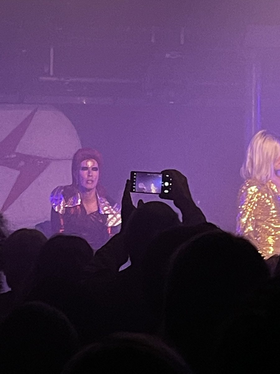 viv1gogglebox's tweet photo. @02academyliverpool #Absolutebowie having a night out with Ralfie 🤣🤣 https://t.co/tDWvJtxbSW
