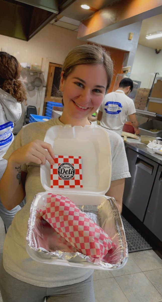 RoeRoeCuts's tweet photo. Rumor has it we (@GENCSPZAFACTORY) are the #1 ghost kitchen for Unreal Deli! I think we deserve a visit from @mcuban #vegetarian https://t.co/iroQZhxwUV