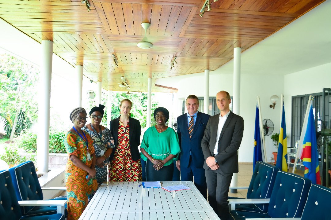 AwaNdiayeSeck1's tweet photo. What a coincidence: A day after the high level annual global Sweden-UN Women consultations, I signed in Kinshasa the agreement with Amb. Henric Rasbrant for the continued support of @SwedeninDRCongo to @ONUFemmesRDC strategic note 2021-2024. @UN_Women @unwomenafrica. Many thanks! https://t.co/Yr86NdAUj7
