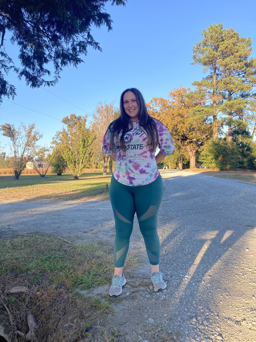 hanner_boo's tweet photo. baggy shirts are traumatizing after you loose a bunch of weight… 😅 https://t.co/RuVm8WBIlO