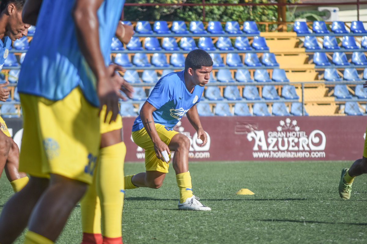 ☀️Entrando en calor para el partido 
🆚 @mariomendezfc
🏟️Los Milagros
🕠5:00 PM
BOLETOS EN:
🎫 Taquilla del Estadio